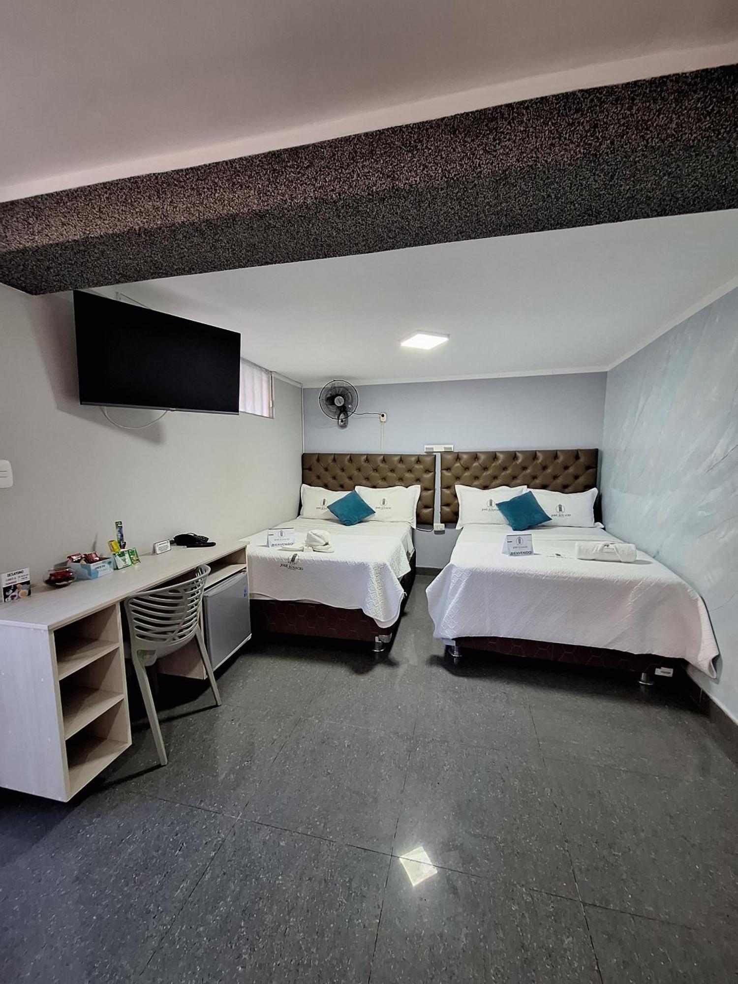 Hotel Jose Ignacio Chepen Exterior photo